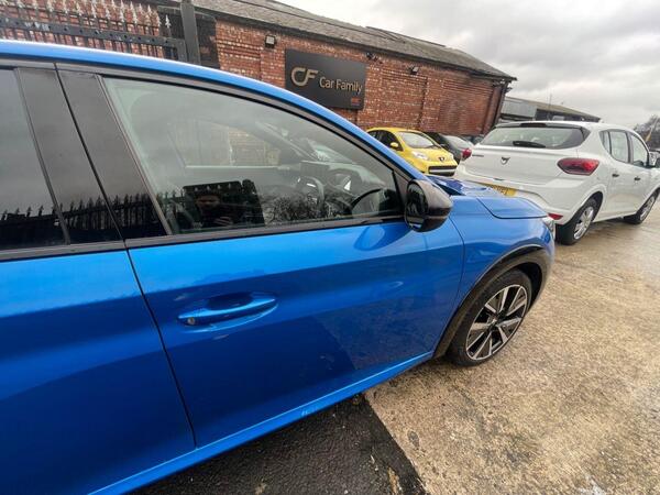 Peugeot 208 view 6