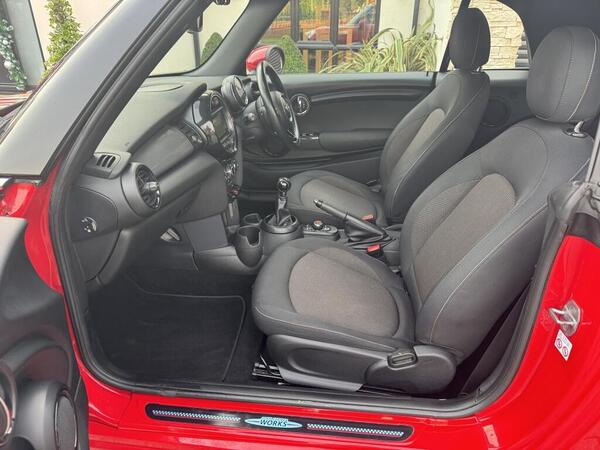 Mini Convertible view 7