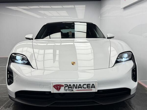 Porsche Taycan view 7