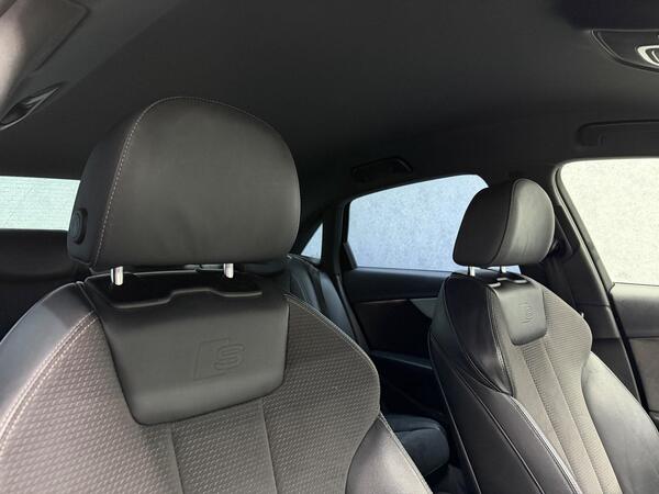Audi A4 view 5