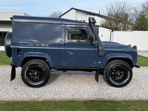 Land Rover Defender view 6