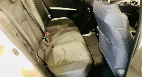 Toyota Prius view 6