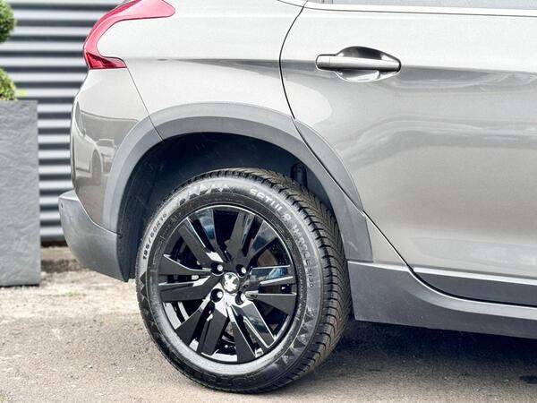 Peugeot 2008 view 5