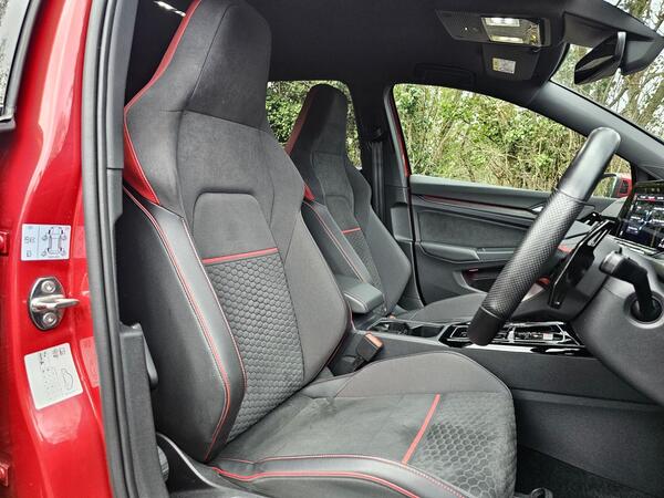Volkswagen Golf view 2