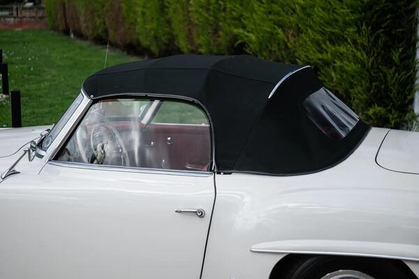 Mercedes-Benz SL view 7