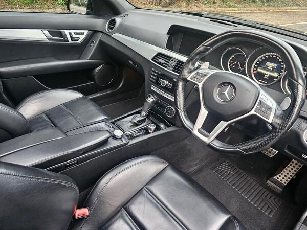 Mercedes-Benz C-Class view 4