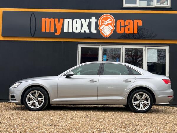 Audi A4 view 4