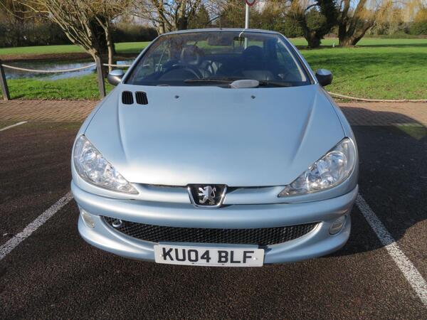 Peugeot 206 view 3