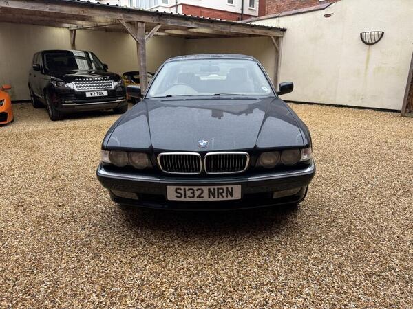 BMW 7 Series view 3