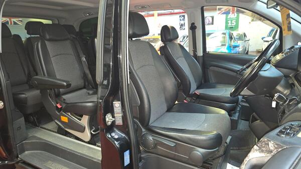 Mercedes-Benz V-Class view 4