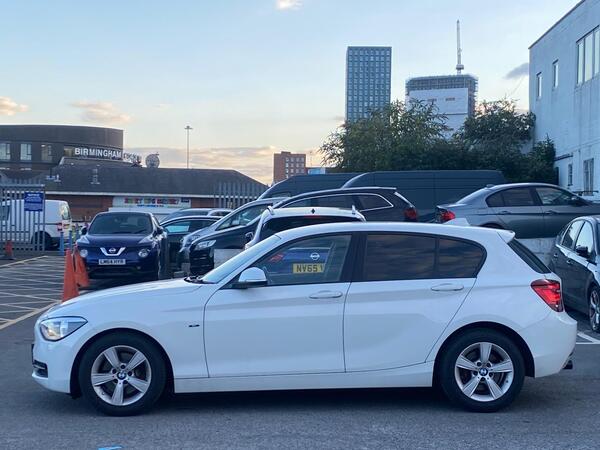 BMW 1 Series view 3