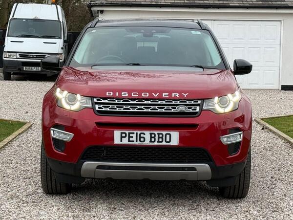 Land Rover Discovery Sport view 5