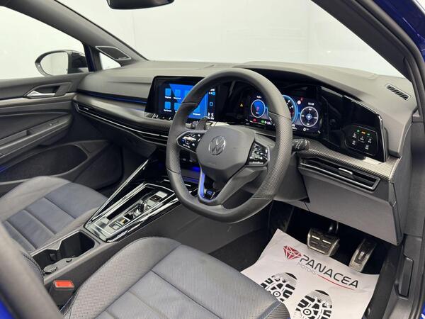 Volkswagen Golf view 3