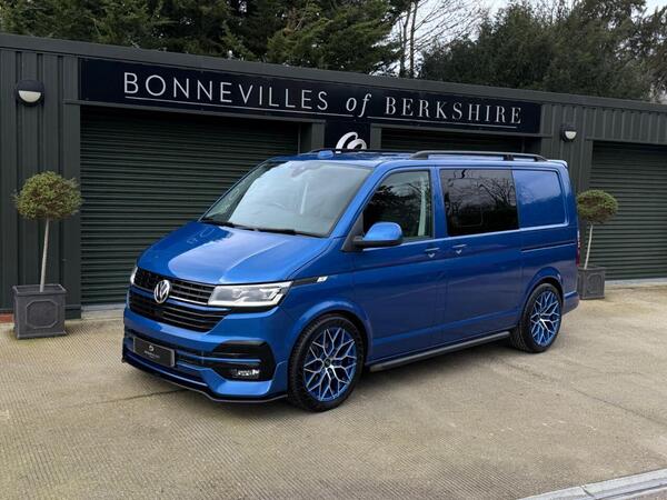 Volkswagen Transporter view 7