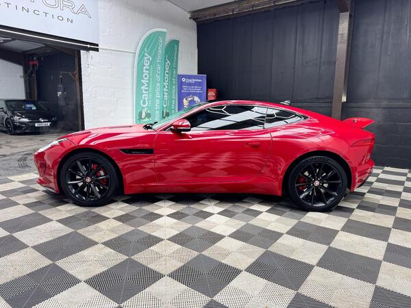 Jaguar F-Type view 4