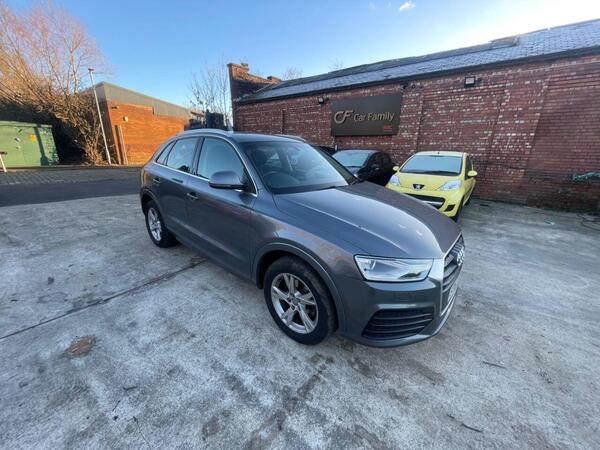 Audi Q3 view 6