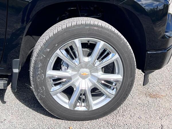 Chevrolet Silverado view 7