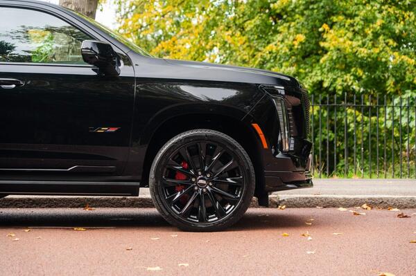 Cadillac Escalade view 6
