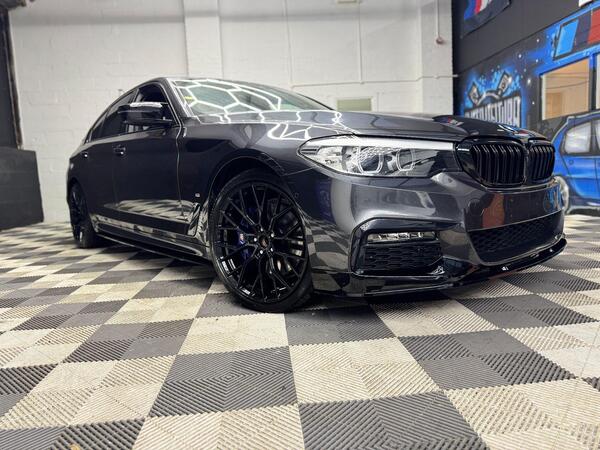 BMW 5 Series view 7