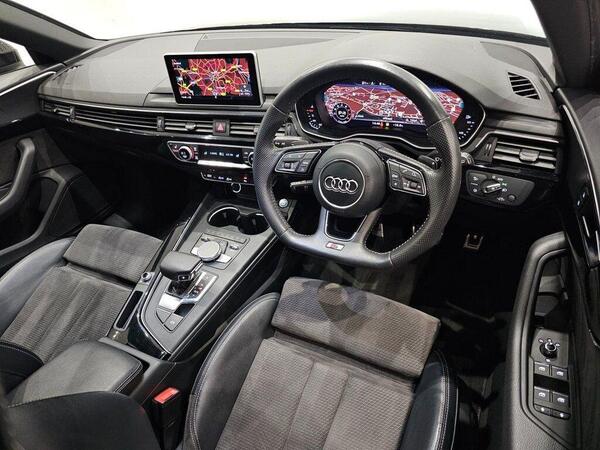 Audi A4 view 5