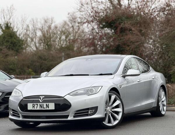 Tesla Model S view 3