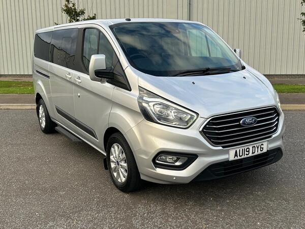 Ford Tourneo Custom view 2