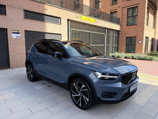 2020 Volvo XC40 2.0 B4 MHEV R-Design Pro Auto Euro 6 (s/s) 5dr