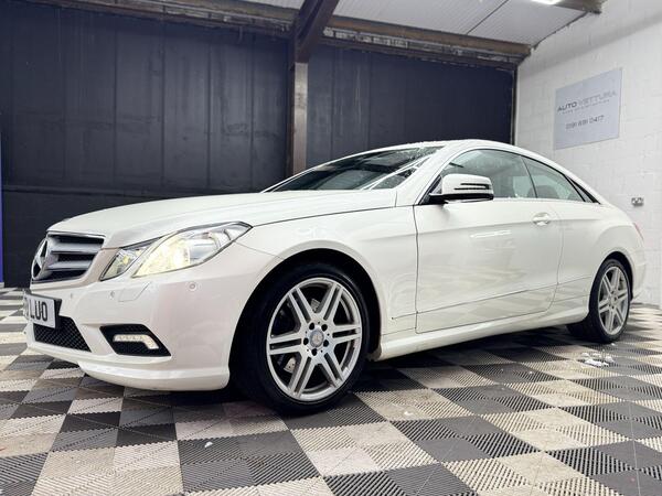 Mercedes-Benz E Class view 3