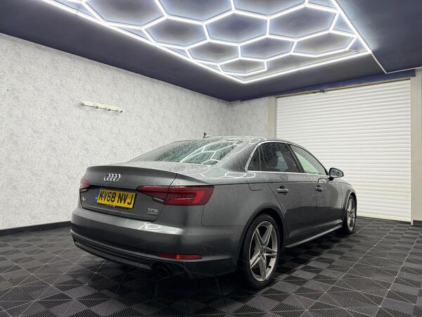 Audi A4 view 4
