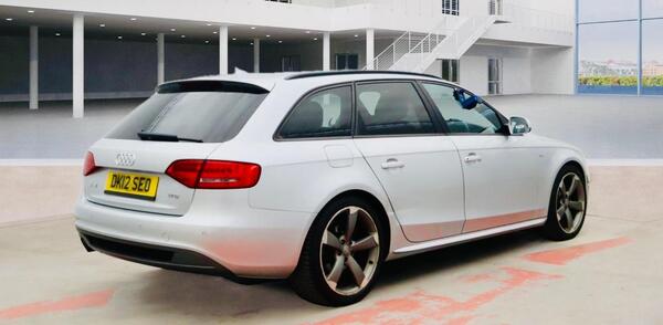 Audi A4 Avant view 3