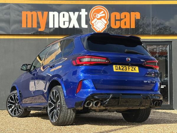 BMW X5 M view 7