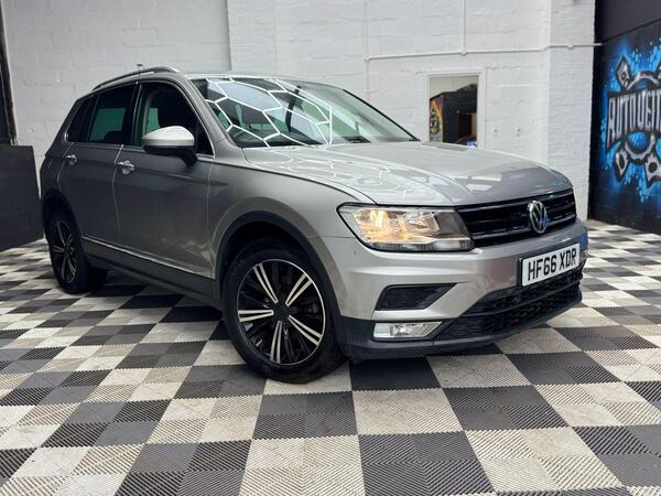 Volkswagen Tiguan view 5