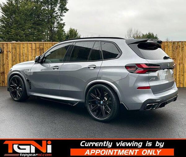 BMW X5 view 2