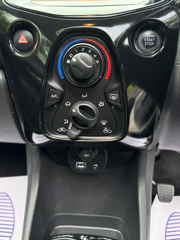 2015 Peugeot 108 1.2 VTi PureTech Allure Top! Euro 5 5dr