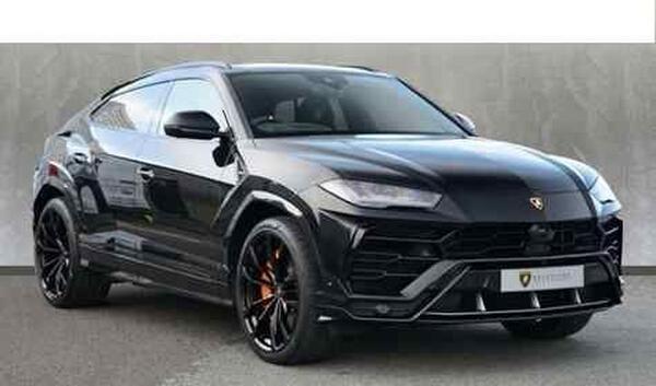 Lamborghini Urus view 2