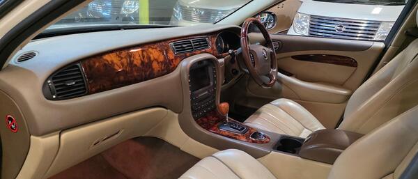 Jaguar S Type view 4