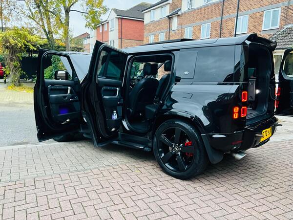 Land Rover Defender view 6