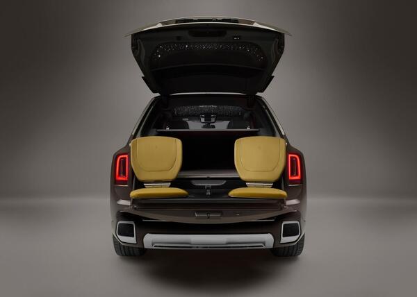 Rolls-Royce Cullinan view 5
