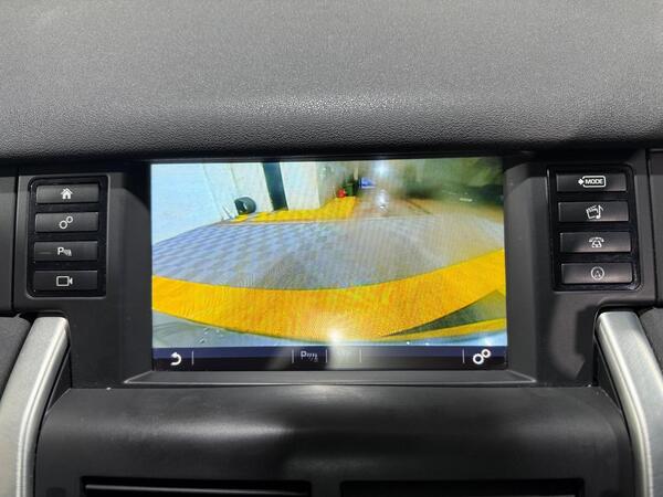 Land Rover Discovery Sport view 7