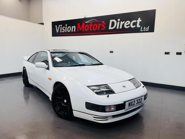 Nissan 300 ZX view 6