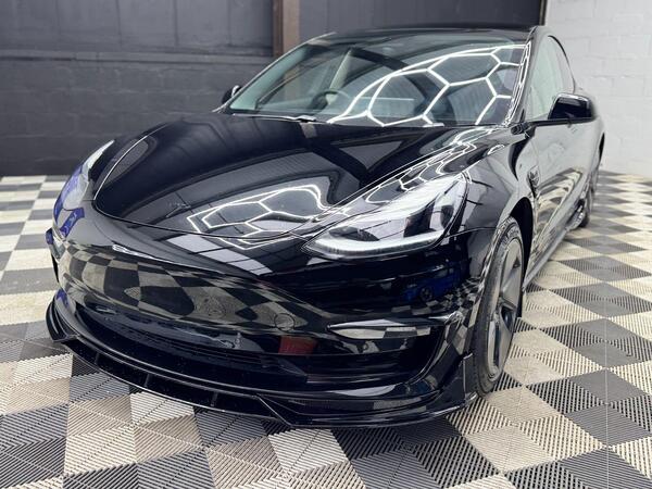 Tesla Model 3 view 3