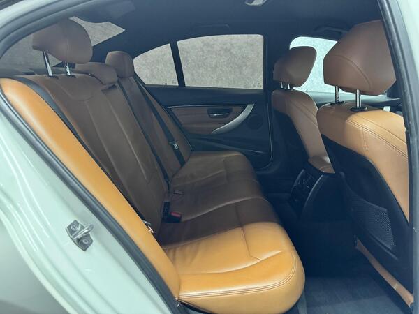 BMW 3 Series view 6