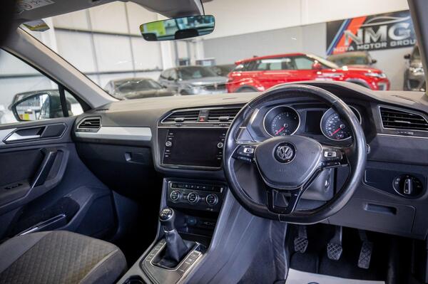 Volkswagen Tiguan view 2