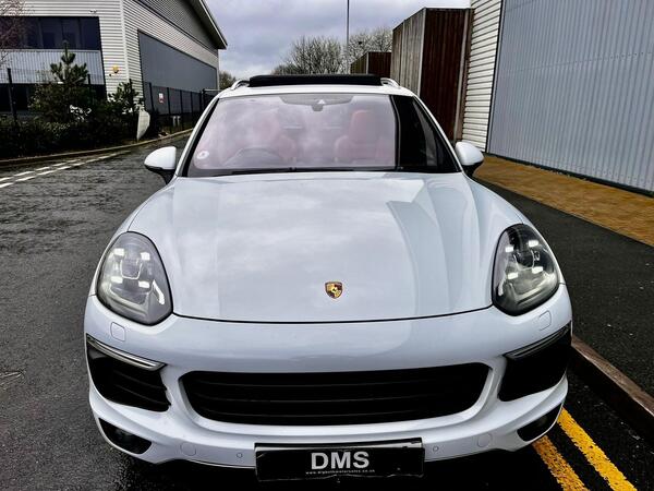 Porsche Cayenne view 2