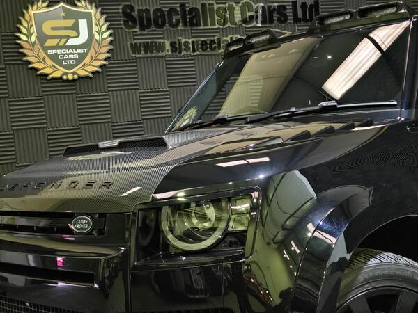 Land Rover 110 view 6