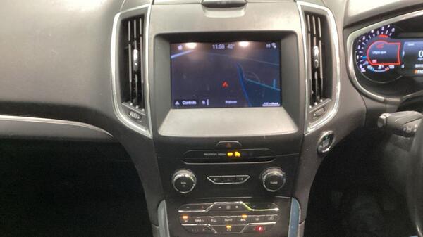 Ford Galaxy view 5