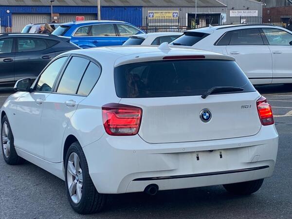BMW 1 Series view 6