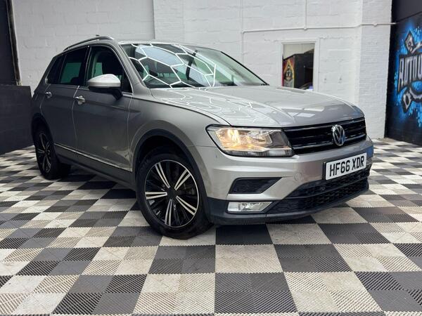 Volkswagen Tiguan view 6