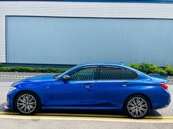 BMW 3 Series view 5