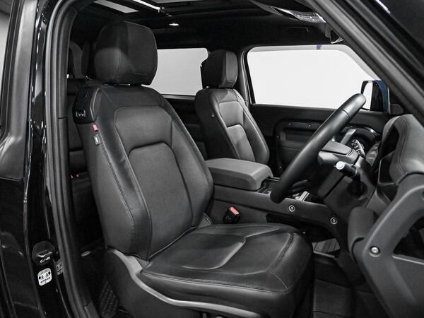 Land Rover 90 view 3